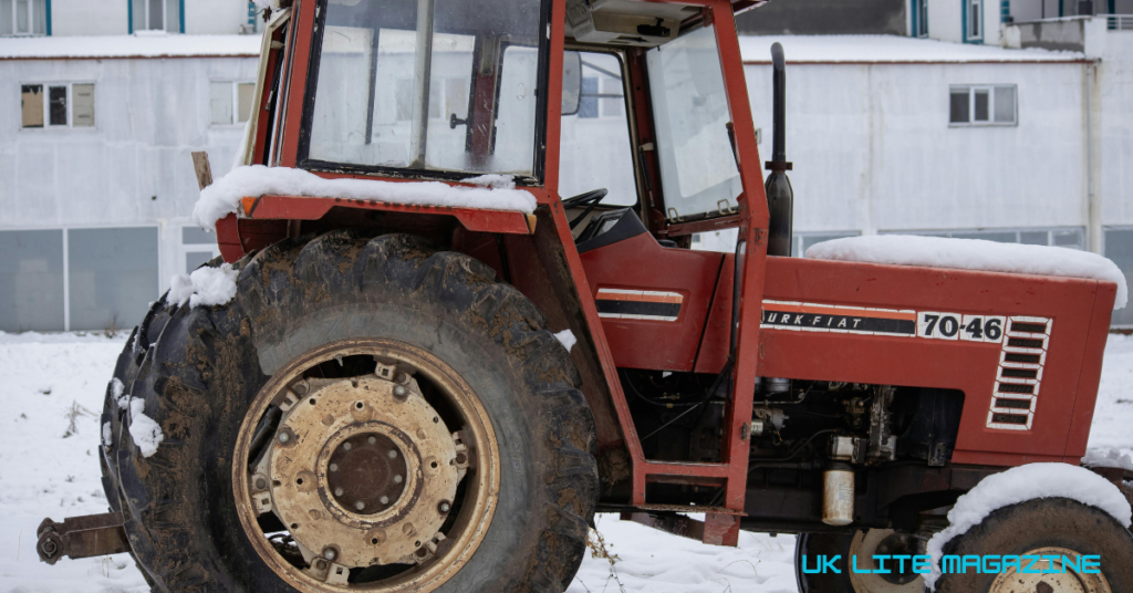 How Many Pounds in a Scoop of a Tractor